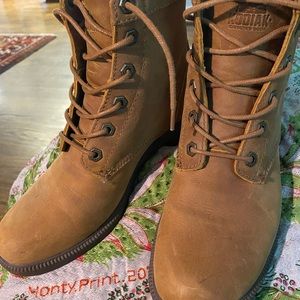 Women’s outdoor boots